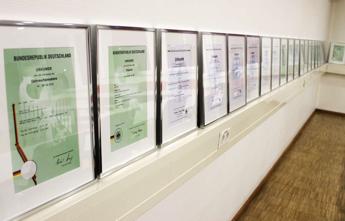 FRENGER Paatente gerahmt